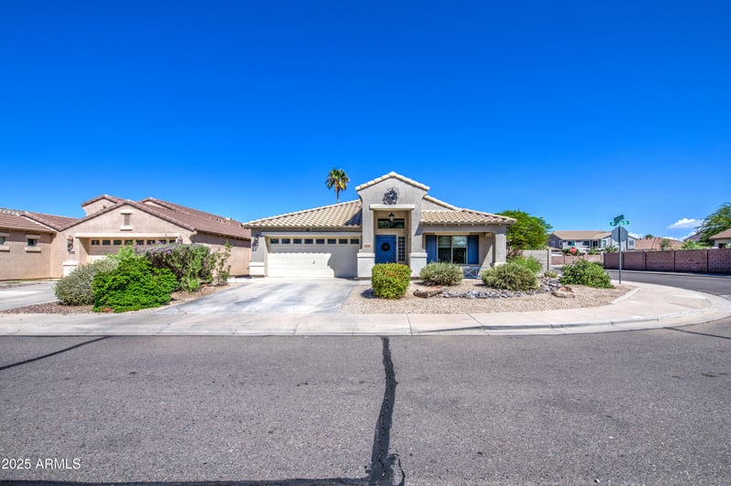 4240 Amarillo Dr, San Tan Valley, AZ 85140