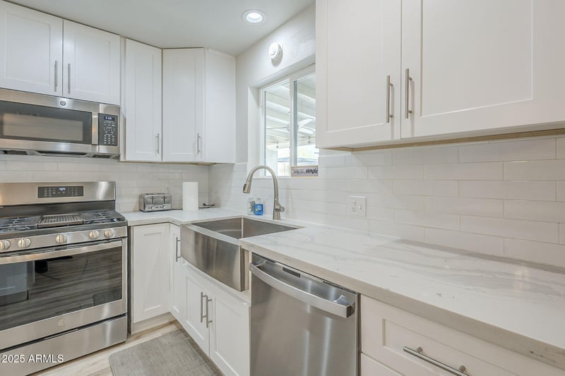 4240 Bluefield Ave, Phoenix, AZ 85032