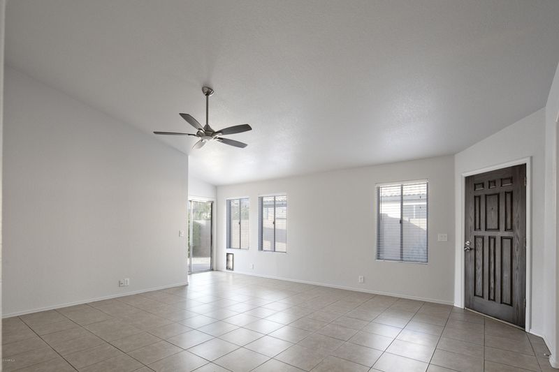 4240 E Siesta Ln, Phoenix, AZ 85050