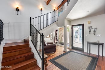 4242 44th St, Phoenix, AZ 85018