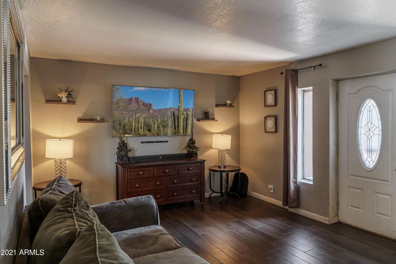 4242 W Stella Ln, Phoenix, AZ 85019