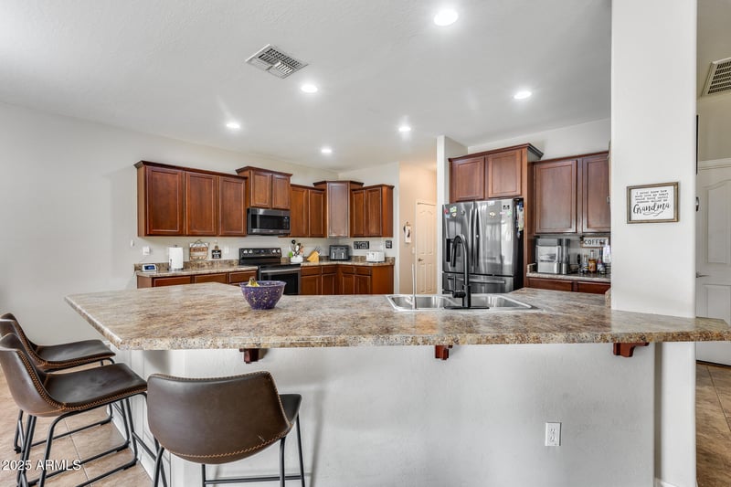 4243 Del Rio Dr, San Tan Valley, AZ 85140