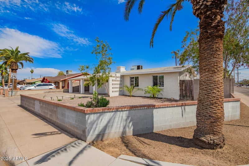 4243 Sheridan St, Phoenix, AZ 85009