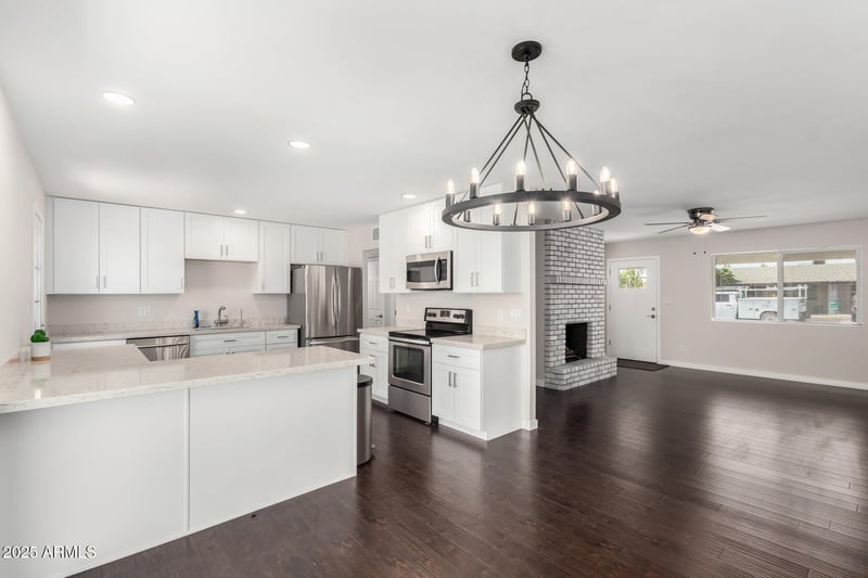 4243 Sheridan St, Phoenix, AZ 85009