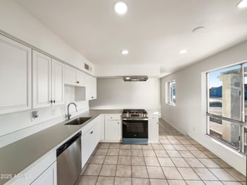 4244 Saint Catherine Ave, Phoenix, AZ 85042