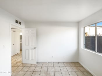 4244 Saint Catherine Ave, Phoenix, AZ 85042