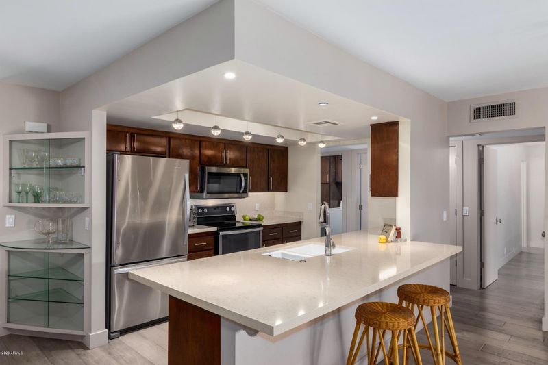 4245 E Osborn Rd, Phoenix, AZ 85018