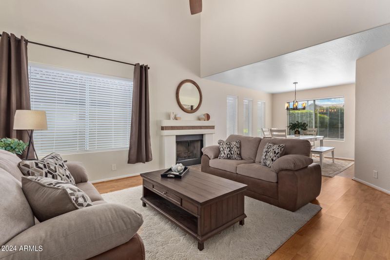 4245 E Raven Rd, Phoenix, AZ 85044