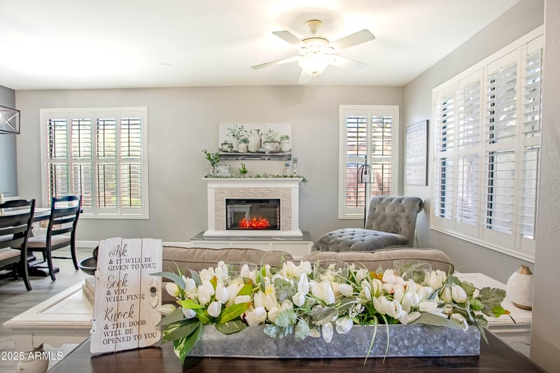 4247 Crown Ct, Gilbert, AZ 85298