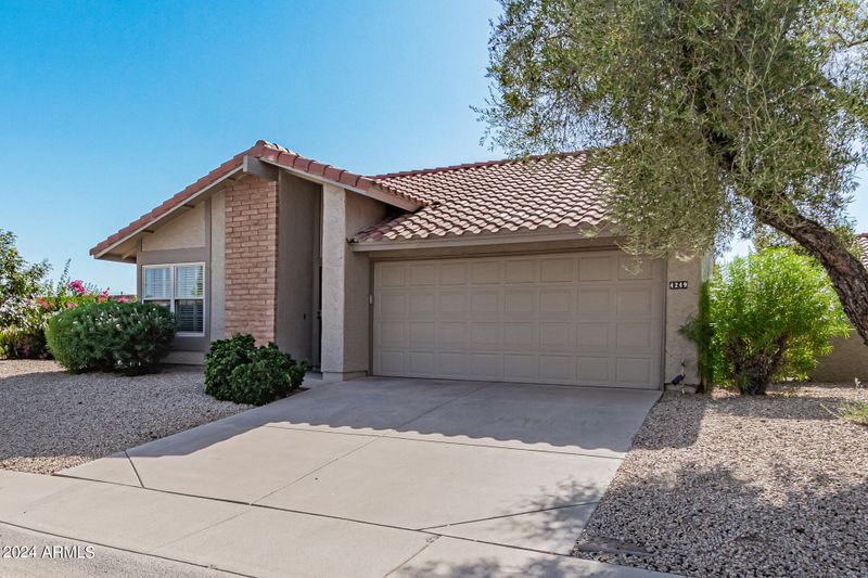 4249 E Sandia St, Phoenix, AZ 85044