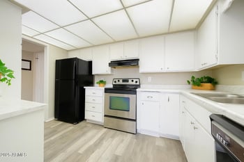 425 Parkcrest -- #323, Mesa, AZ 85206