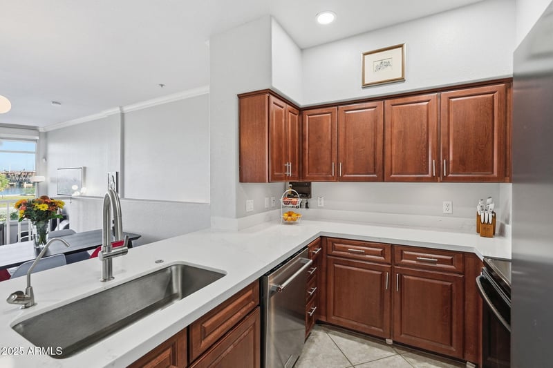 425 Rio Salado Pw #110, Tempe, AZ 85281