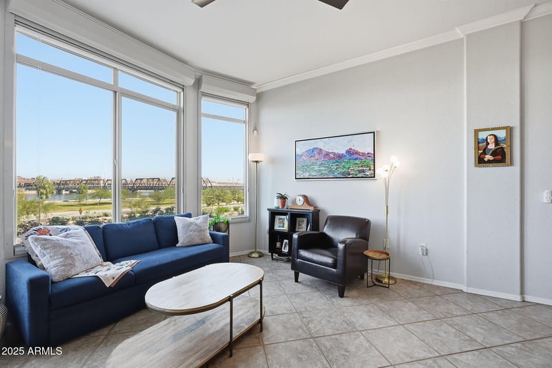 425 Rio Salado Pw #110, Tempe, AZ 85281