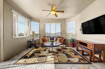 425 W Rio Salado Pw #101, Tempe, AZ 85281