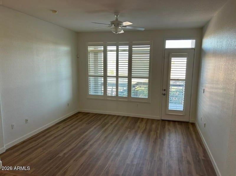 425 W Rio Salado Pw #112, Tempe, AZ 85281