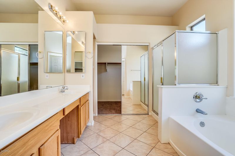 4250 E Runaway Bay Dr, Chandler, AZ 85249