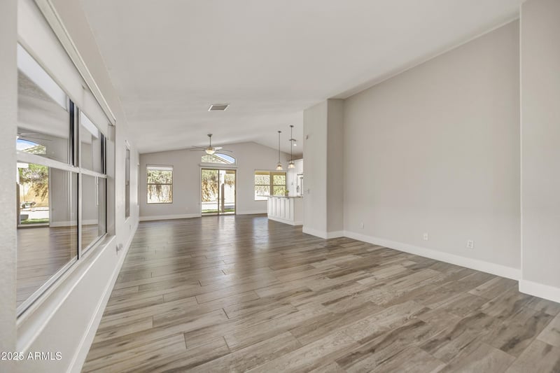 4250 Hartford Ave, Phoenix, AZ 85032