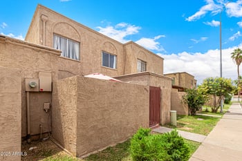 4252 68th Ln, Phoenix, AZ 85033