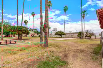 4252 68th Ln, Phoenix, AZ 85033