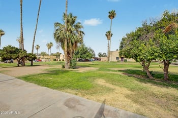 4252 68th Ln, Phoenix, AZ 85033