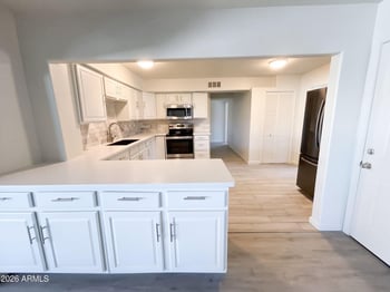 4253 E Vineyard Rd, Phoenix, AZ 85042