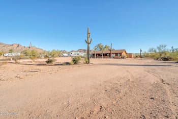 4253 Plaza Dr, Apache Junction, AZ 85120