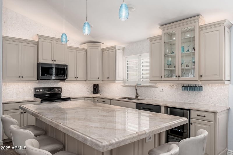 4253 Raven Rd, Phoenix, AZ 85044