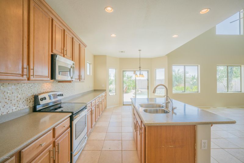 4253 S 247th Dr, Buckeye, AZ 85326