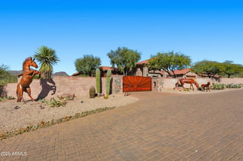 42531 N Spur Cross Rd, Cave Creek, AZ 85331