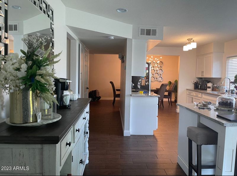 4254 E Vineyard Rd, Phoenix, AZ 85042
