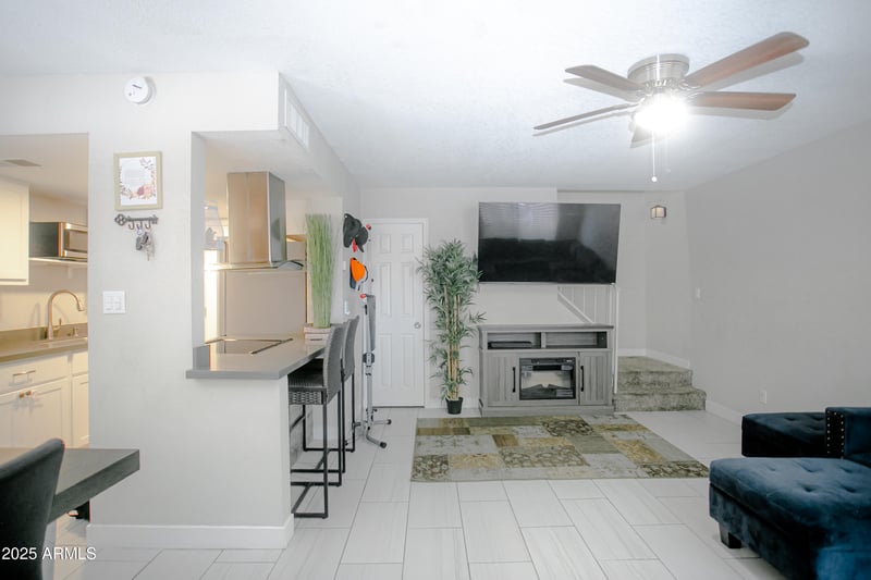 4255 68th Dr, Phoenix, AZ 85033