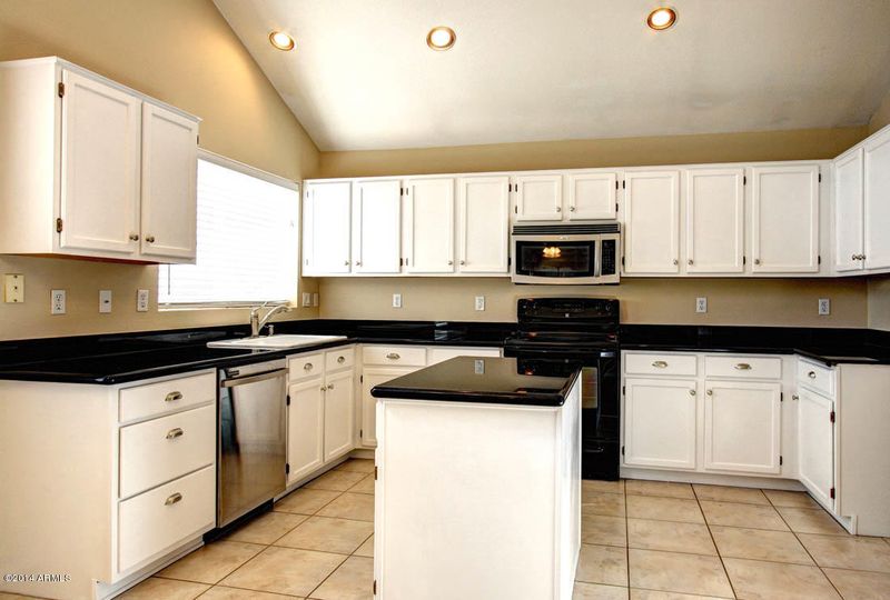 4255 E Harwell Ct, Gilbert, AZ 85234