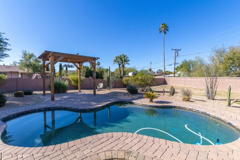 4256 E Mercer Ln, Phoenix, AZ 85028
