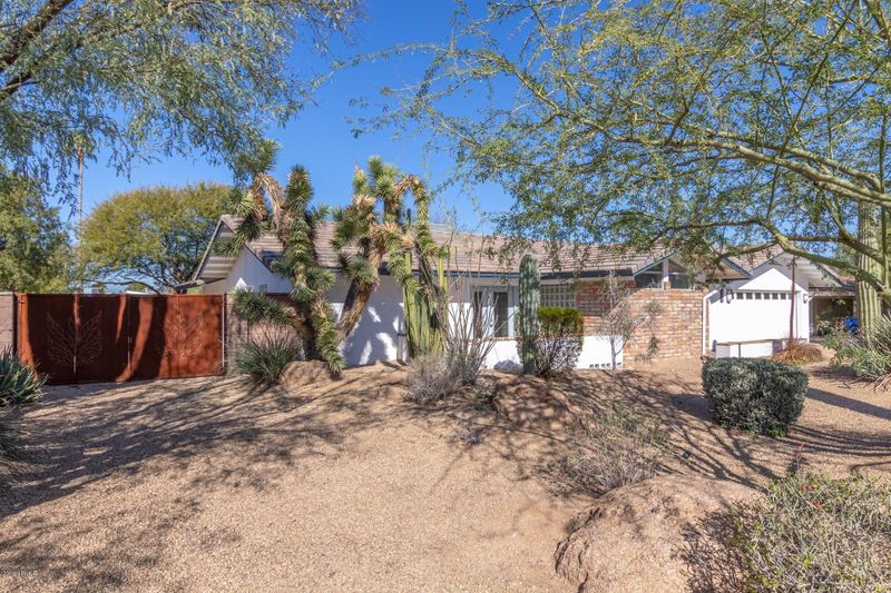 4256 E Mercer Ln, Phoenix, AZ 85028