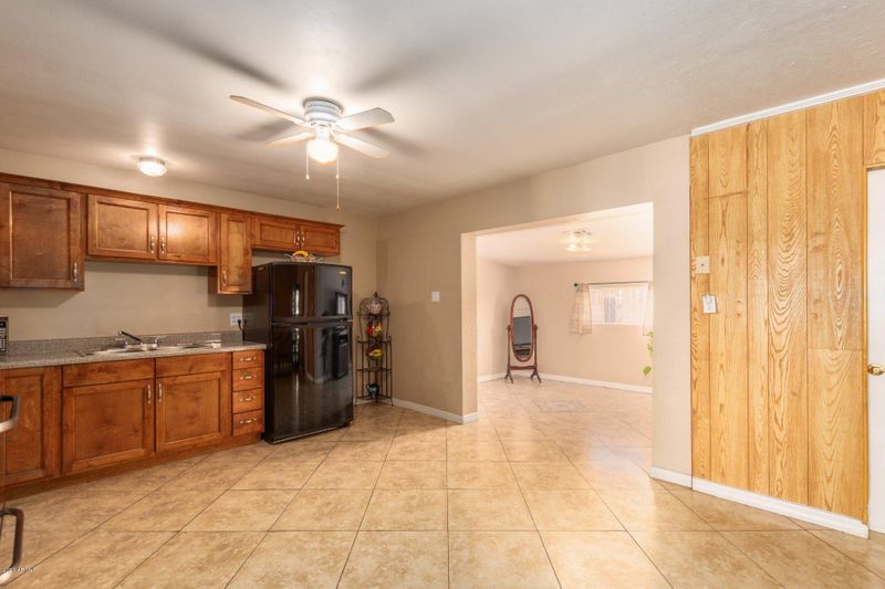 4257 W Rose Ln, Phoenix, AZ 85019