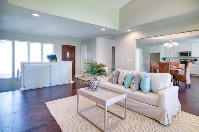 426 E Hackamore St, Mesa, AZ 85203