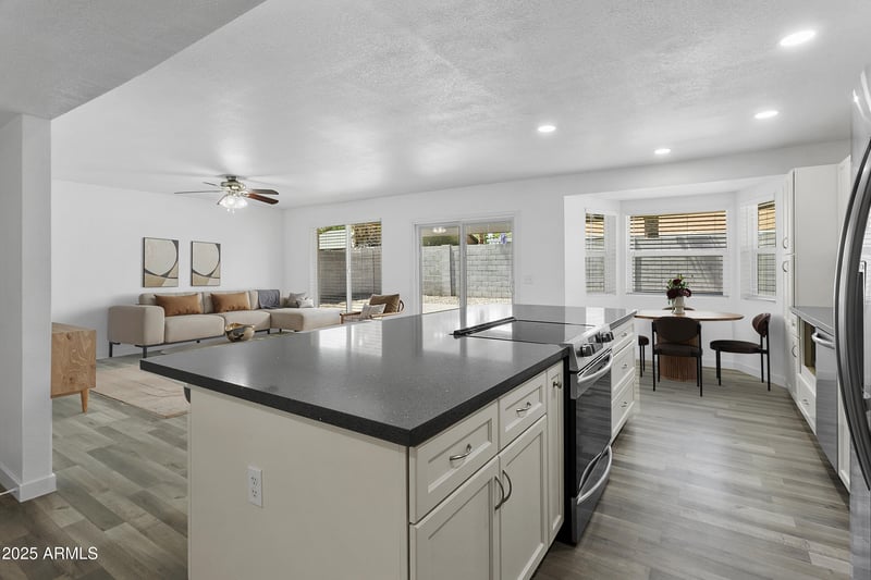 426 Morrow Dr, Phoenix, AZ 85024