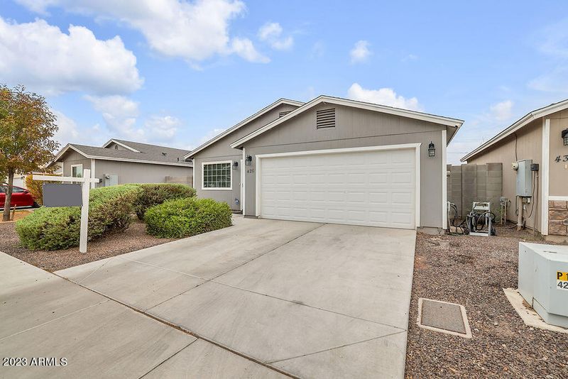 426 N 63rd Ln, Phoenix, AZ 85043