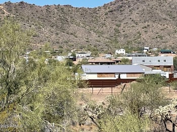 42605 6th Ave, New River, AZ 85087