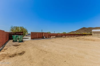 42605 6th Ave, New River, AZ 85087