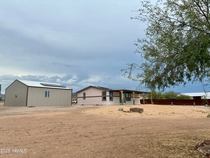 42608 N 6th Ave, New River, AZ 85087