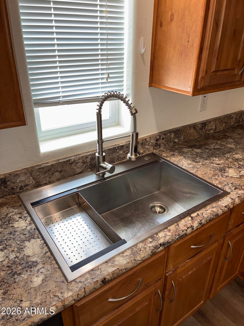 42608 N 6th Ave, New River, AZ 85087