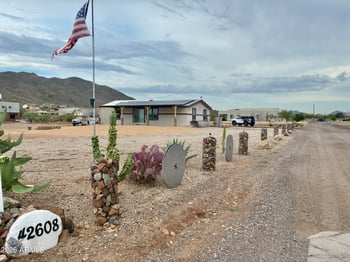 42608 6th Ave, New River, AZ 85087