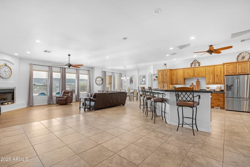 42618 3rd Ave, New River, AZ 85087