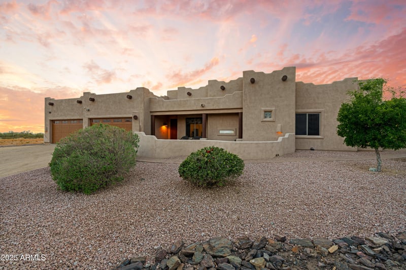 42618 3rd Ave, New River, AZ 85087