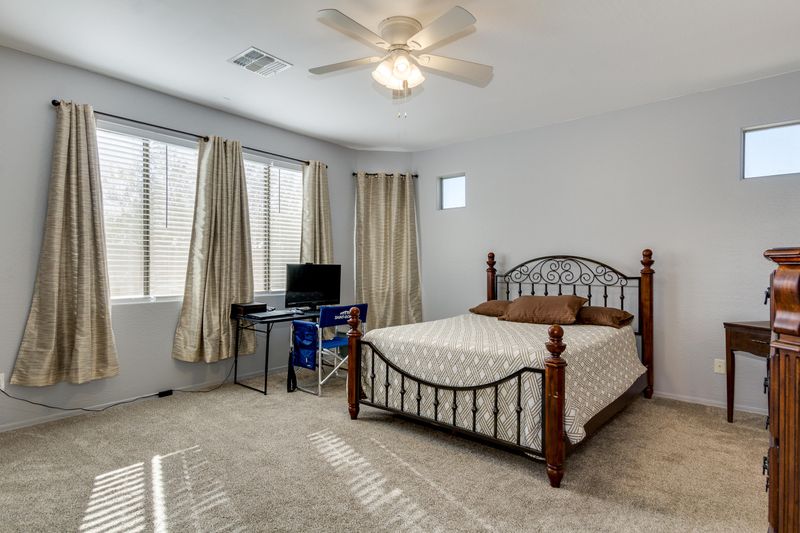 42623 N 43rd Dr, New River, AZ 85087