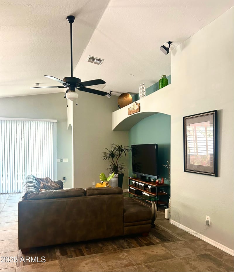 42635 N 43 Dr, New River, AZ 85087