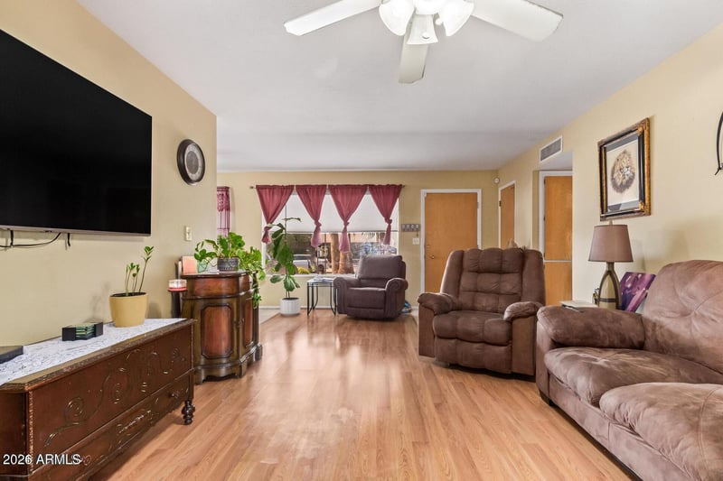 427 55th Pl, Mesa, AZ 85205