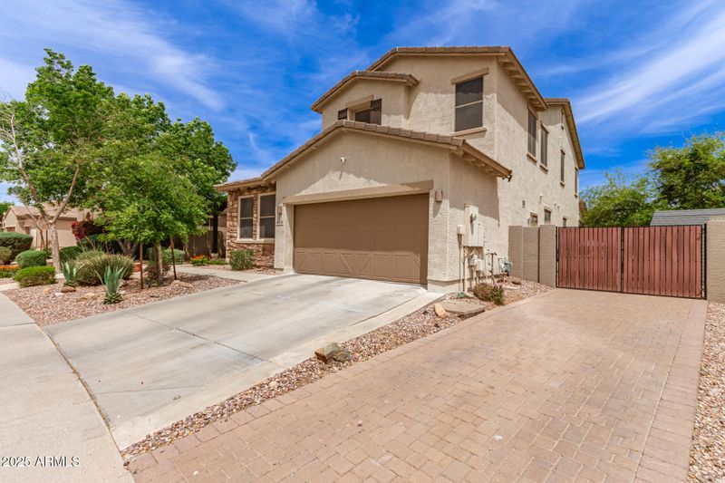 42711 N 45th Dr, Phoenix, AZ 85087