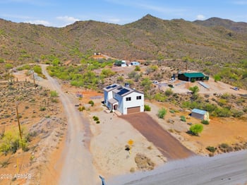 42714 N 11th Ave, New River, AZ 85087